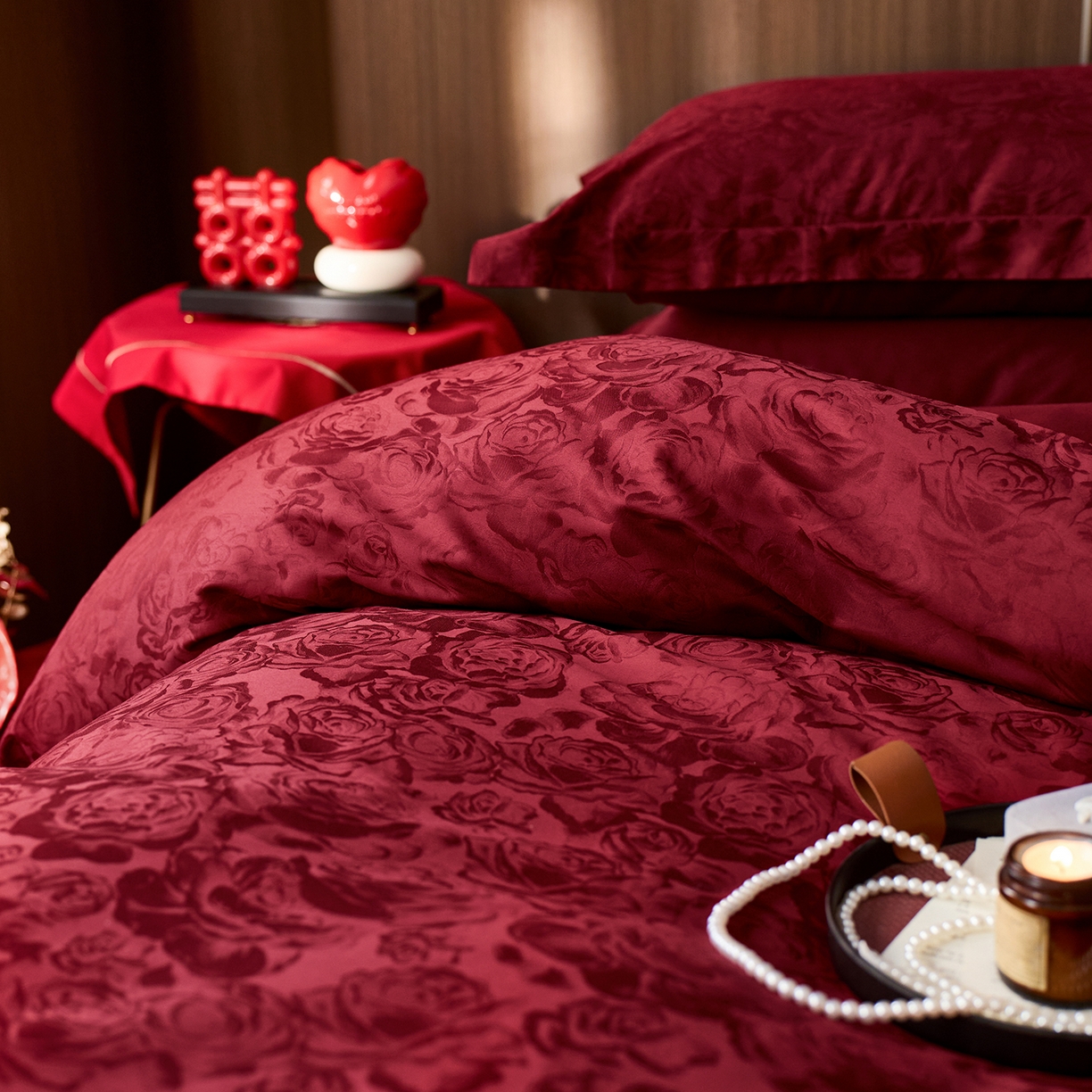 91家纺网 家纺一手货源 找家纺 轩和家居 2025新款50S长绒棉贡缎提花婚庆四件套（优惠劵之后不低于298） 吾家有喜