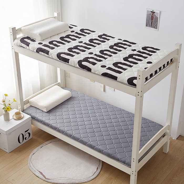 91家纺网 家纺一手货源 找家纺 暖季家纺 2025新款磨毛印花亲肤学生床垫 克里斯丁黑