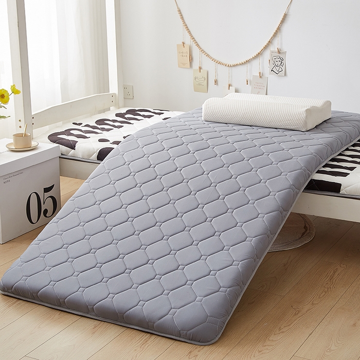 91家纺网 家纺一手货源 找家纺 暖季家纺 2025新款磨毛印花亲肤学生床垫 高级灰