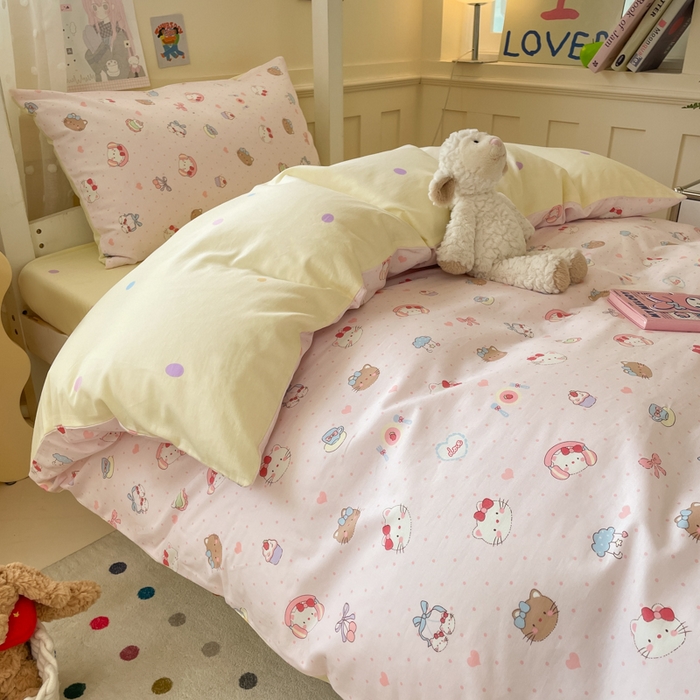 91家纺网 家纺一手货源 找家纺 吉象家纺 2025新款12868高支密全棉印花学生季三件套 爱心猫咪酱