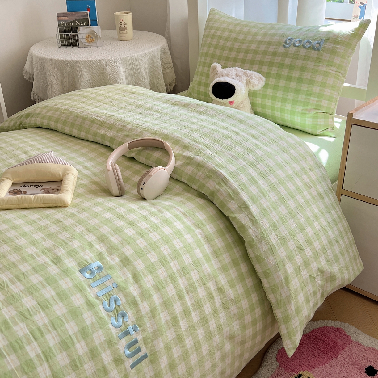 91家纺网 家纺一手货源 找家纺 丽涵家纺 2025新款色织水洗棉刺绣学生三件套 尚格-绿