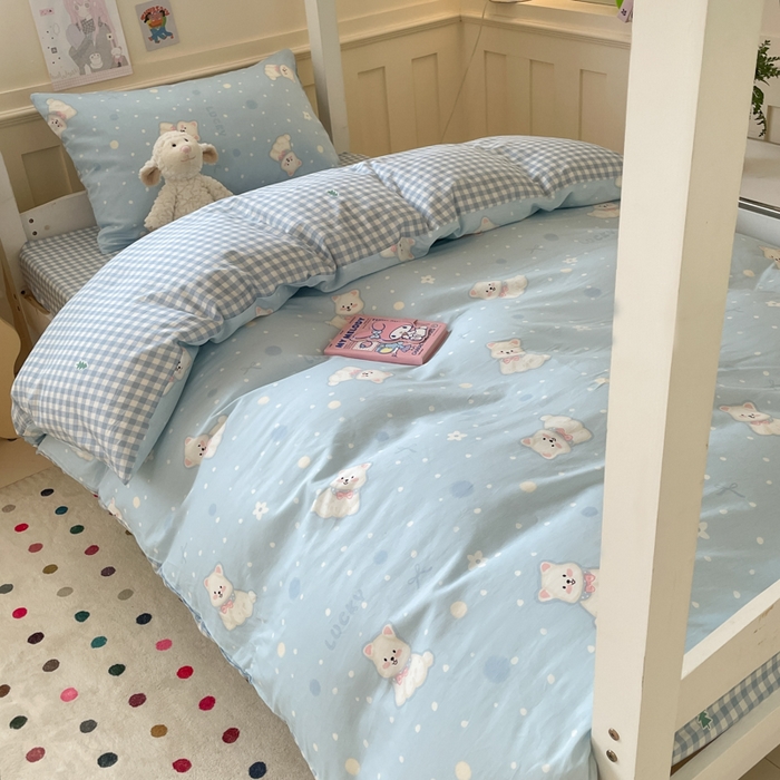 91家纺网 家纺一手货源 找家纺 吉象家纺 2025新款12868高支密全棉印花学生季三件套 蓝色泡芙狗