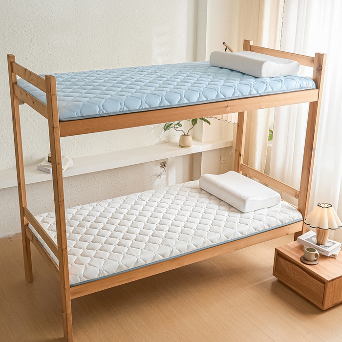 91家纺网 家纺一手货源 找家纺 暖季家纺 2025新款磨毛印花亲肤学生床垫 面包格象牙白