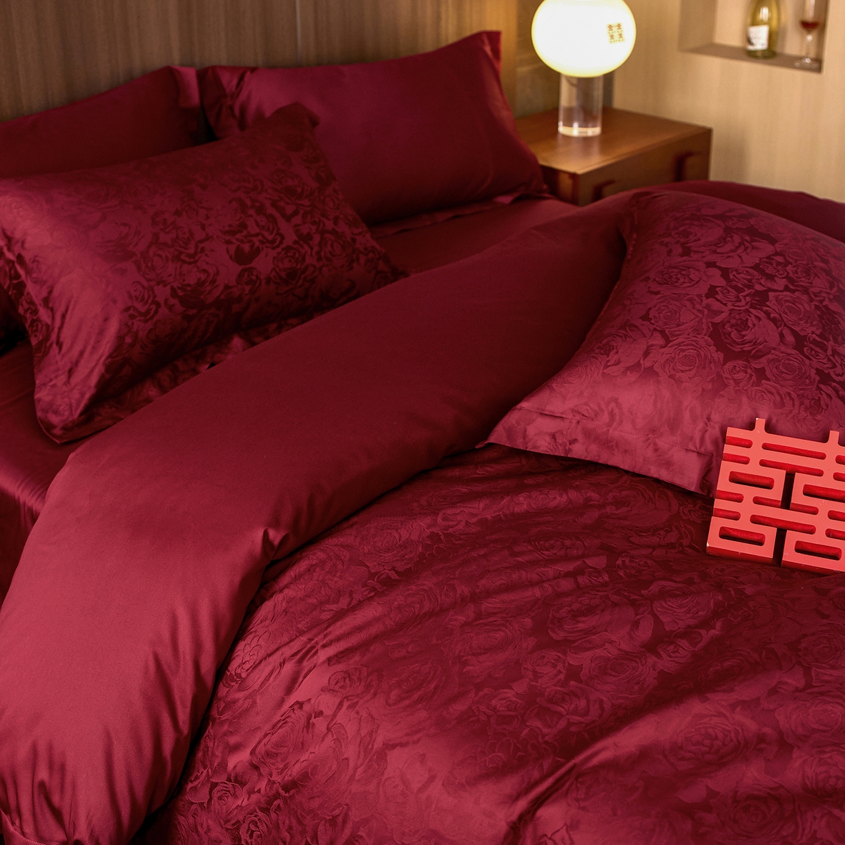 91家纺网 家纺一手货源 找家纺 轩和家居 2025新款50S长绒棉贡缎提花婚庆四件套（优惠劵之后不低于298） 吾家有喜