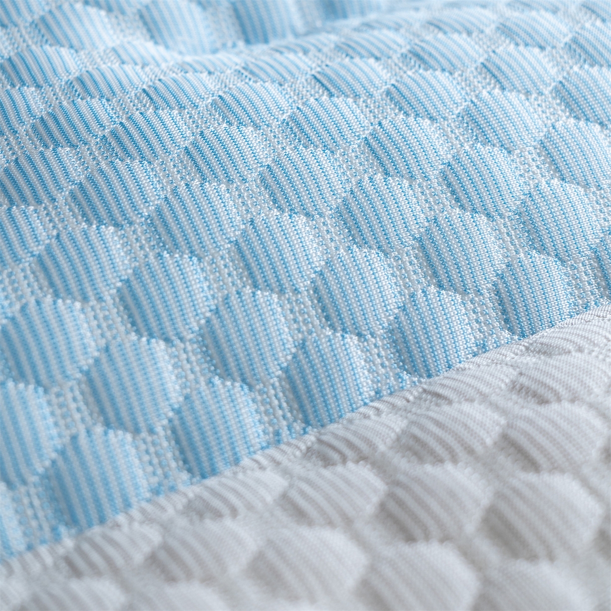 91家纺网 家纺一手货源 找家纺 多品家纺 2025新款抗菌舒适冰豆豆枕芯冰丝凉感透气枕芯护颈椎助眠枕 蓝白