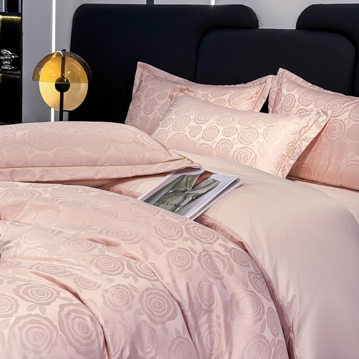 91家纺网 家纺一手货源 找家纺 世爵 2025新款水洗天丝提花锦缎四件套 香蜜粉