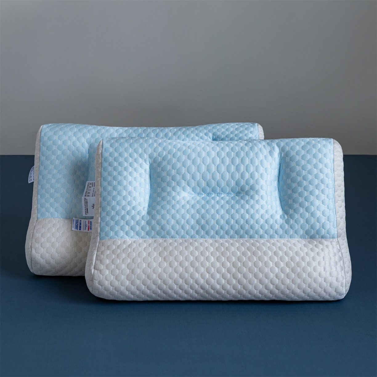 91家纺网 家纺一手货源 找家纺 多品家纺 2025新款抗菌舒适冰豆豆枕芯冰丝凉感透气枕芯护颈椎助眠枕 蓝白