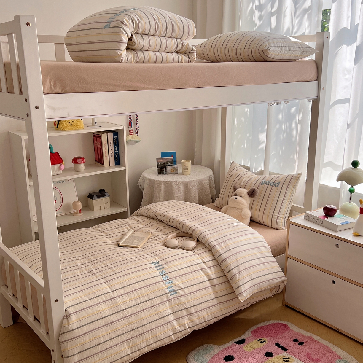 91家纺网 家纺一手货源 找家纺 丽涵家纺 2025新款色织水洗棉刺绣学生三件套 韵律-咖