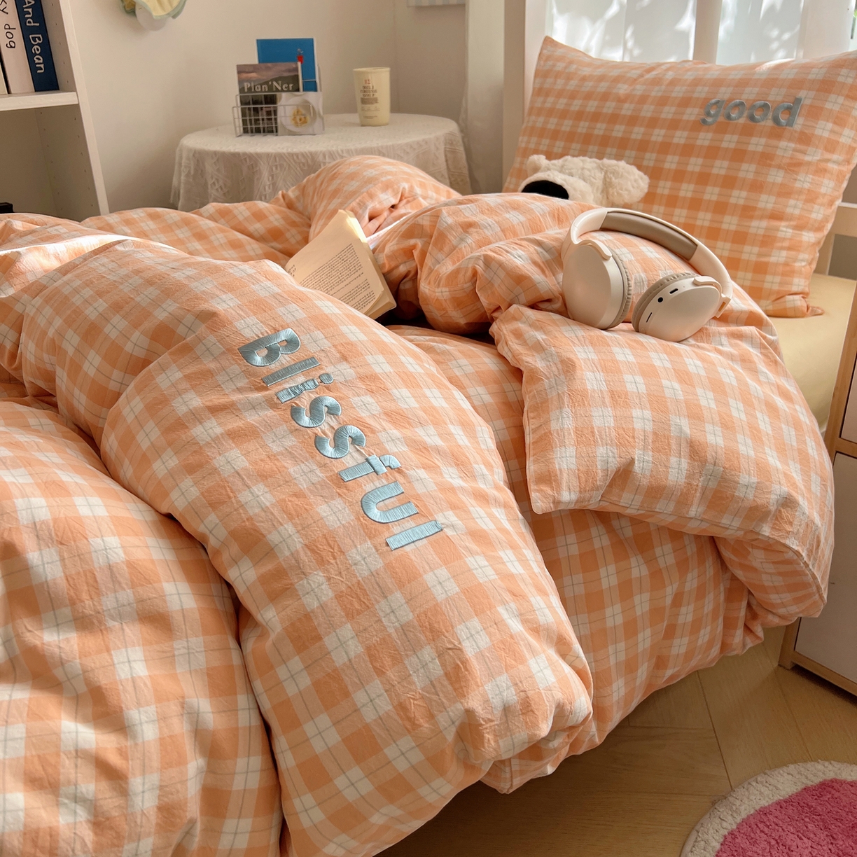 91家纺网 家纺一手货源 找家纺 丽涵家纺 2025新款色织水洗棉刺绣学生三件套 尚格-橘