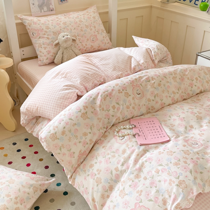 91家纺网 家纺一手货源 找家纺 吉象家纺 2025新款12868高支密全棉印花学生季三件套 奶萌兔