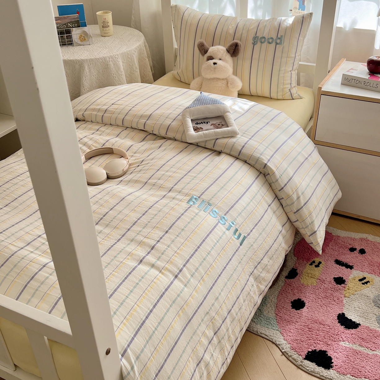 91家纺网 家纺一手货源 找家纺 丽涵家纺 2025新款色织水洗棉刺绣学生三件套 韵律-紫