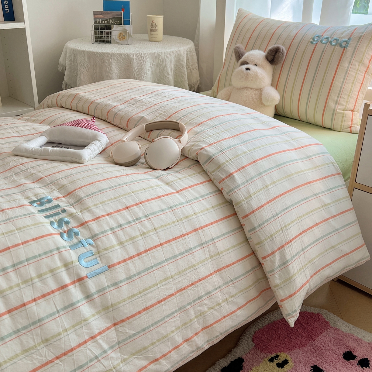 91家纺网 家纺一手货源 找家纺 丽涵家纺 2025新款色织水洗棉刺绣学生三件套 韵律-绿