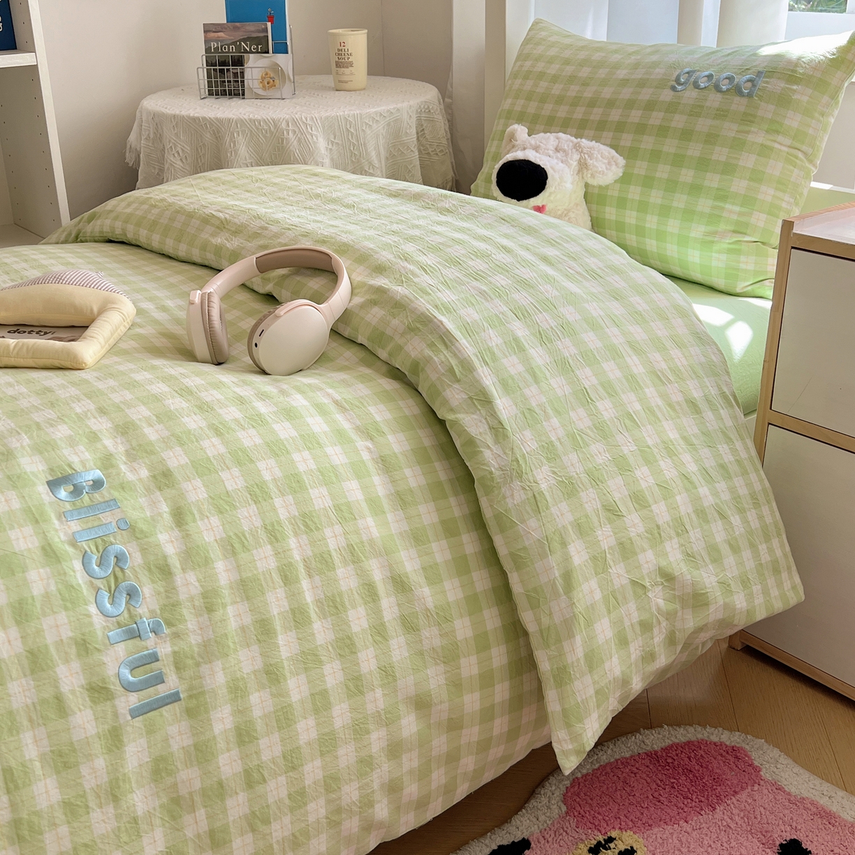 91家纺网 家纺一手货源 找家纺 丽涵家纺 2025新款色织水洗棉刺绣学生三件套 尚格-绿