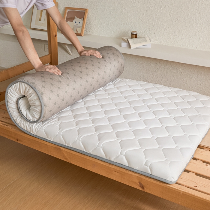 91家纺网 家纺一手货源 找家纺 暖季家纺 2025新款磨毛印花亲肤学生床垫 面包格象牙白