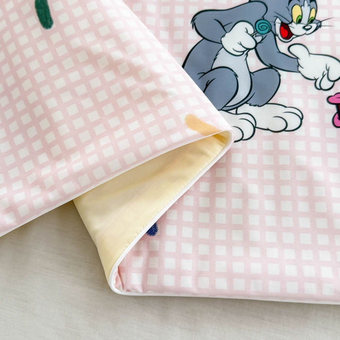 91家纺网 家纺一手货源 找家纺 彩象树家纺 2025新款猫和老鼠系列凉感夏被被子被芯 甜品奇遇记