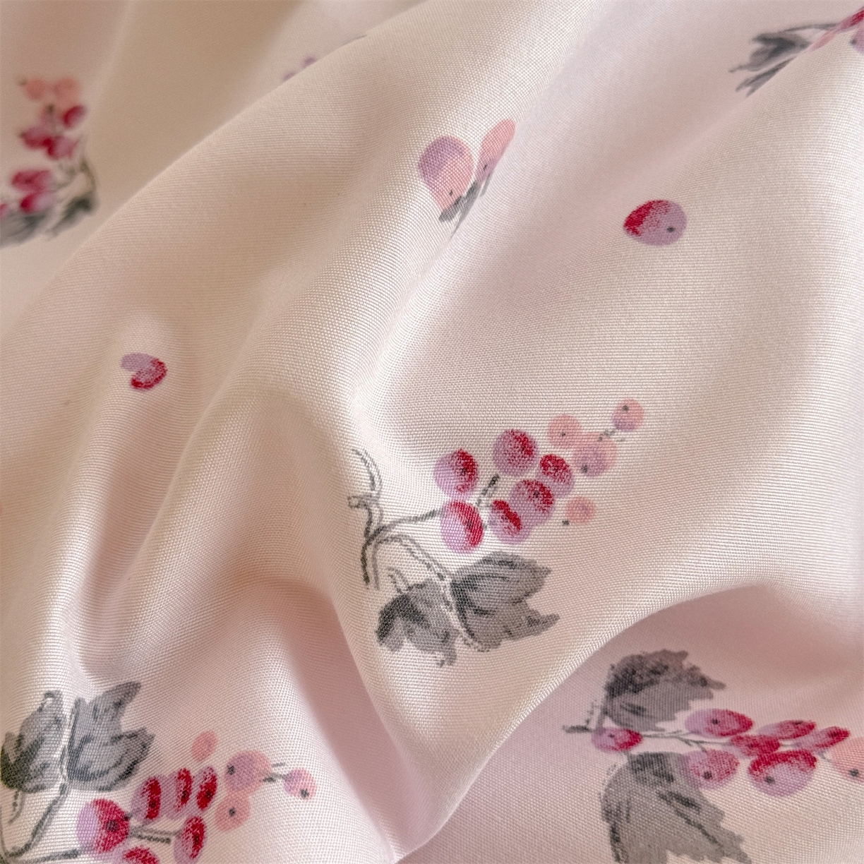 91家纺网 家纺一手货源 找家纺 多品家纺 2025新款超柔双层纱水洗棉单被套 紫葡萄