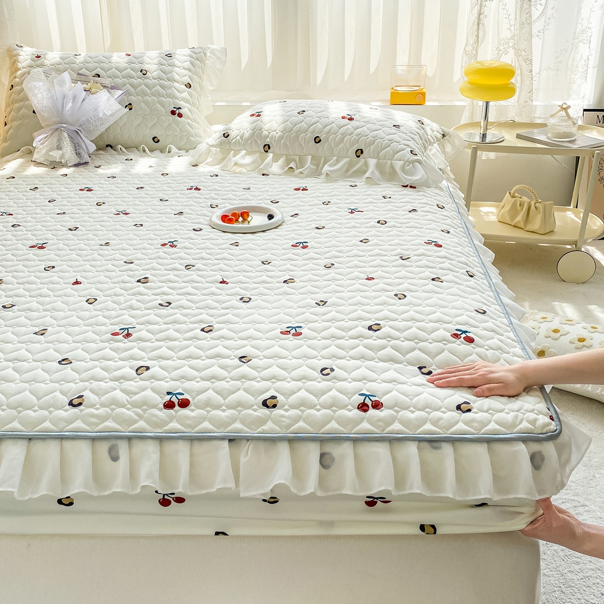 91家纺网 家纺一手货源 找家纺 眠势力 2025新款韩版花边夹棉床笠单件公主风四季款床垫保护套床罩 小樱桃