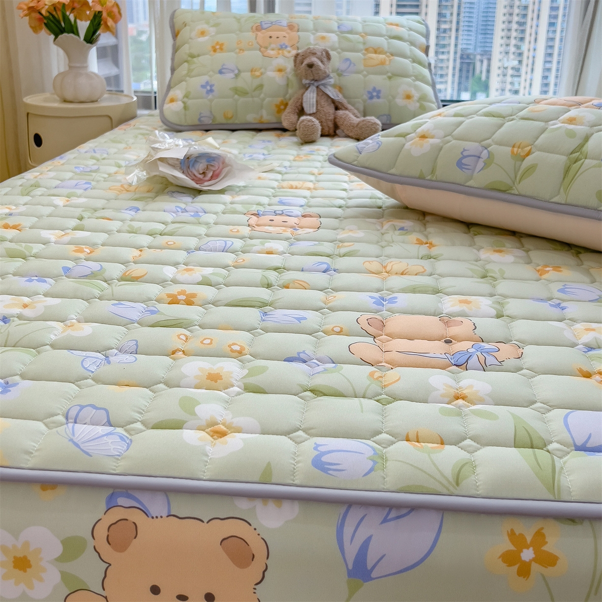 91家纺网 家纺一手货源 找家纺 （总）雯豆家纺 2025四季款新品夹棉床笠三件套水洗棉磨毛小清新印花床垫保护套