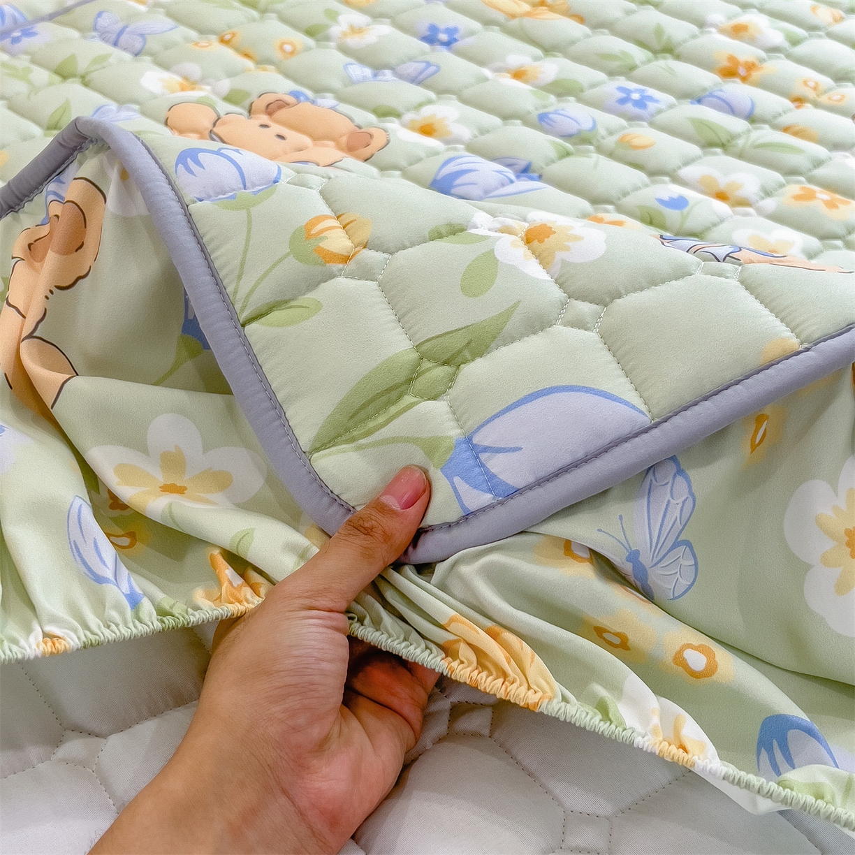 91家纺网 家纺一手货源 找家纺 （总）雯豆家纺 2025四季款新品夹棉床笠三件套水洗棉磨毛小清新印花床垫保护套