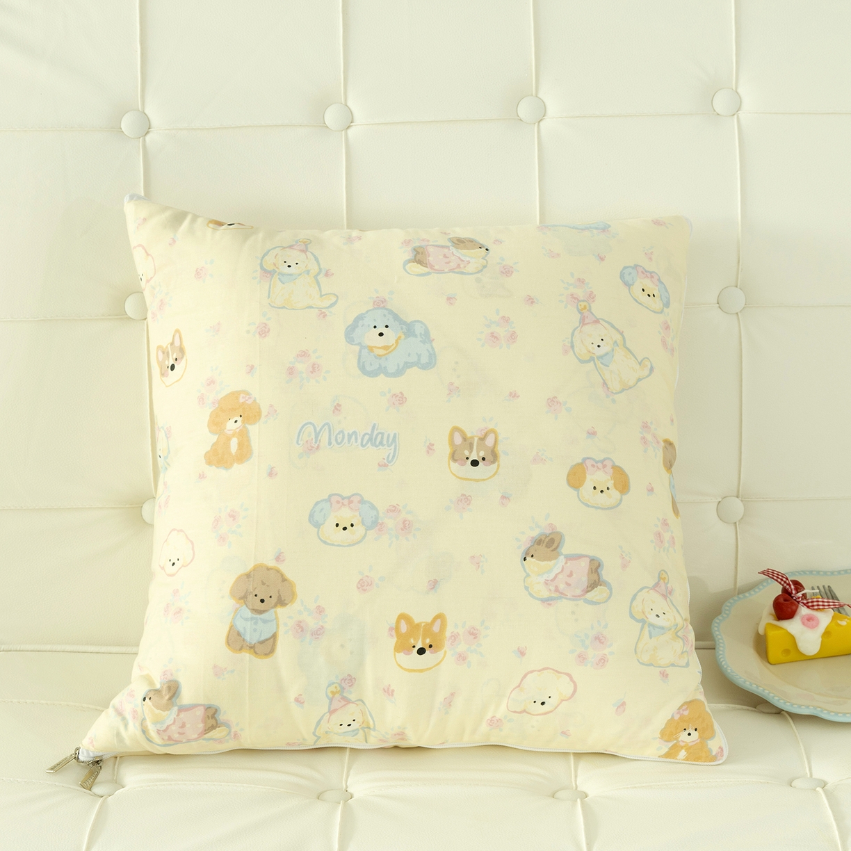 91家纺网 家纺一手货源 找家纺 番茄+ 2025新款13370全棉印花卡通抱枕被 泡芙小狗