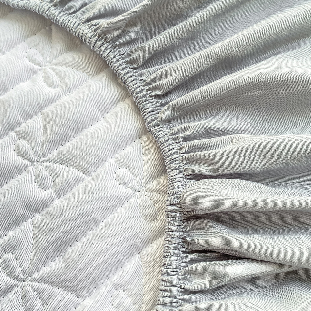 91家纺网 家纺一手货源 找家纺 眠势力 2025新款韩版花边夹棉床笠单件公主风四季款床垫保护套床罩 纯色系-冰山灰