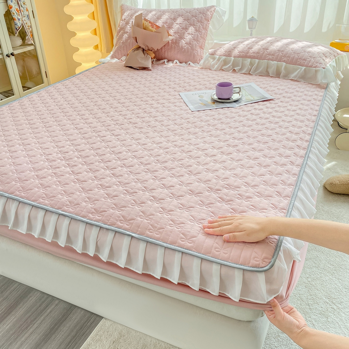 91家纺网 家纺一手货源 找家纺 眠势力 2025新款韩版花边夹棉床笠单件公主风四季款床垫保护套床罩 纯色系-蜜桃粉