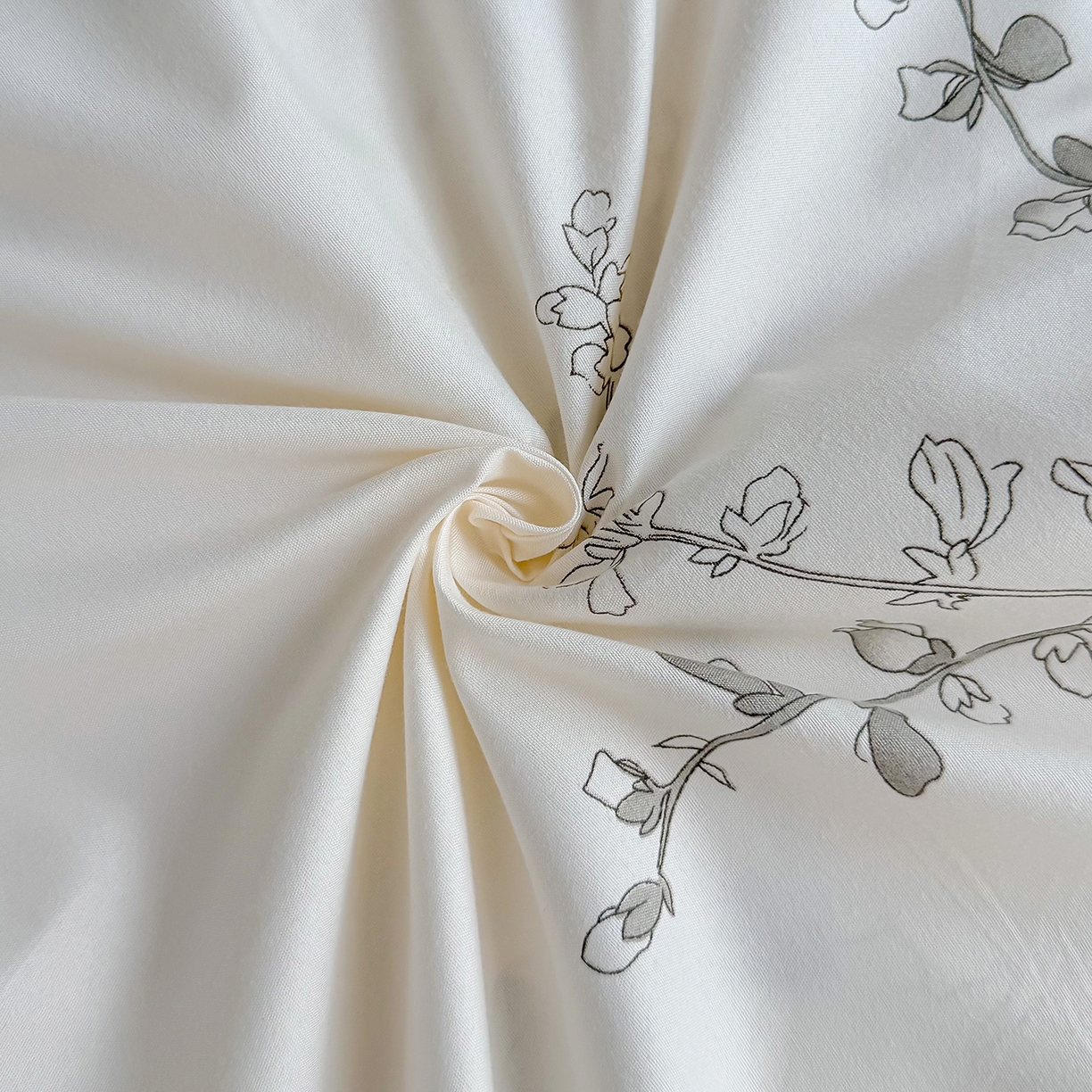 91家纺网 家纺一手货源 找家纺 梵巢 家纺芦荟棉枕套磨毛化纤枕套48*74cm 似水流年