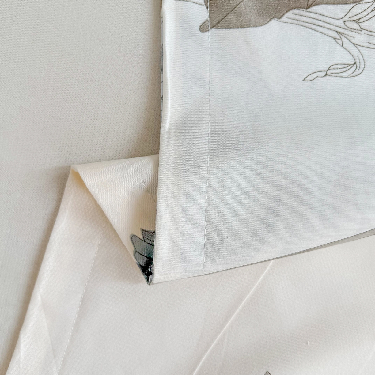 91家纺网 家纺一手货源 找家纺 梵巢 家纺芦荟棉枕套磨毛化纤枕套48*74cm 似水流年