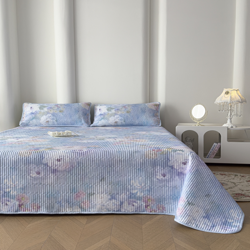 91家纺网 家纺一手货源 找家纺 橘夏家纺 2025新款莱赛尔天丝轻奢风多功能床盖三件套软凉席盖毯  朝花夕拾