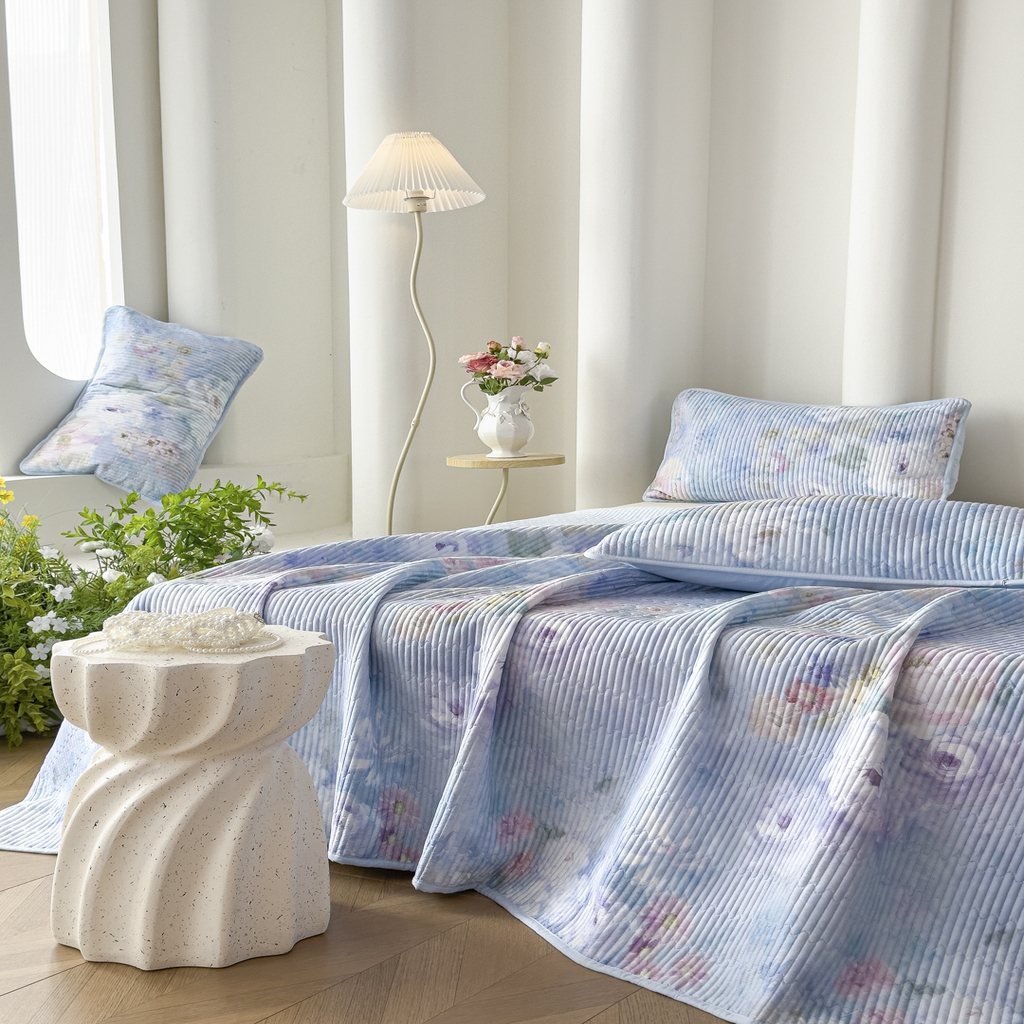 91家纺网 家纺一手货源 找家纺 橘夏家纺 2025新款莱赛尔天丝轻奢风多功能床盖三件套软凉席盖毯  朝花夕拾