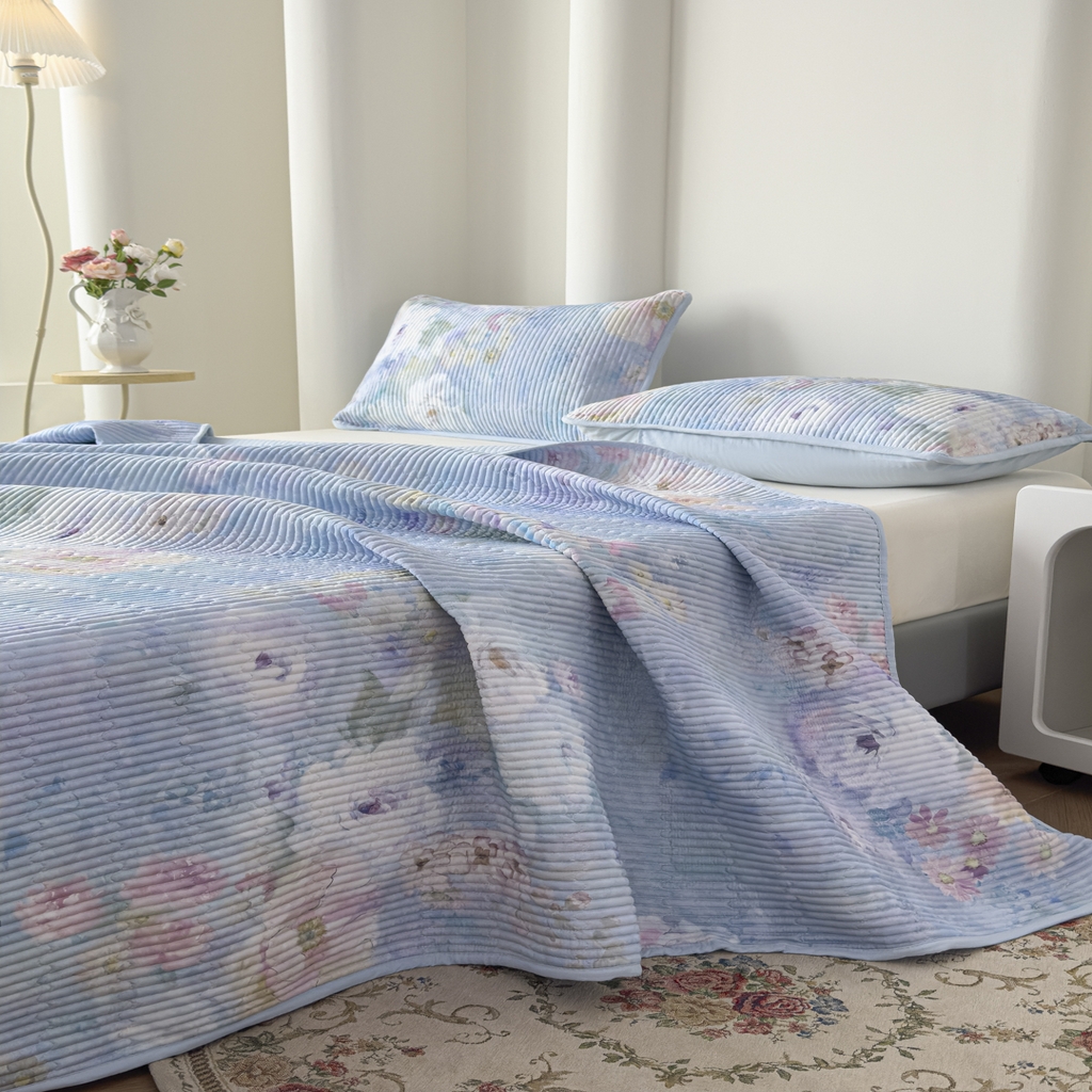 91家纺网 家纺一手货源 找家纺 橘夏家纺 2025新款莱赛尔天丝轻奢风多功能床盖三件套软凉席盖毯  朝花夕拾