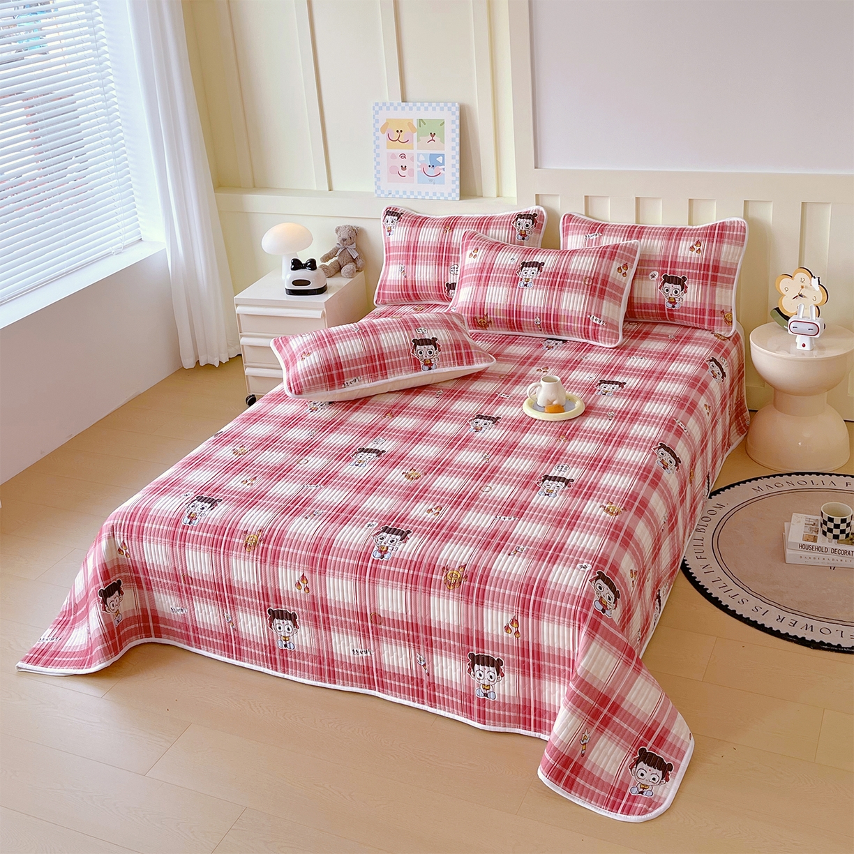 91家纺网 家纺一手货源 找家纺 金鑫汇家纺2025新款A类全棉绗缝夹棉印花床盖 传奇哪吒·红