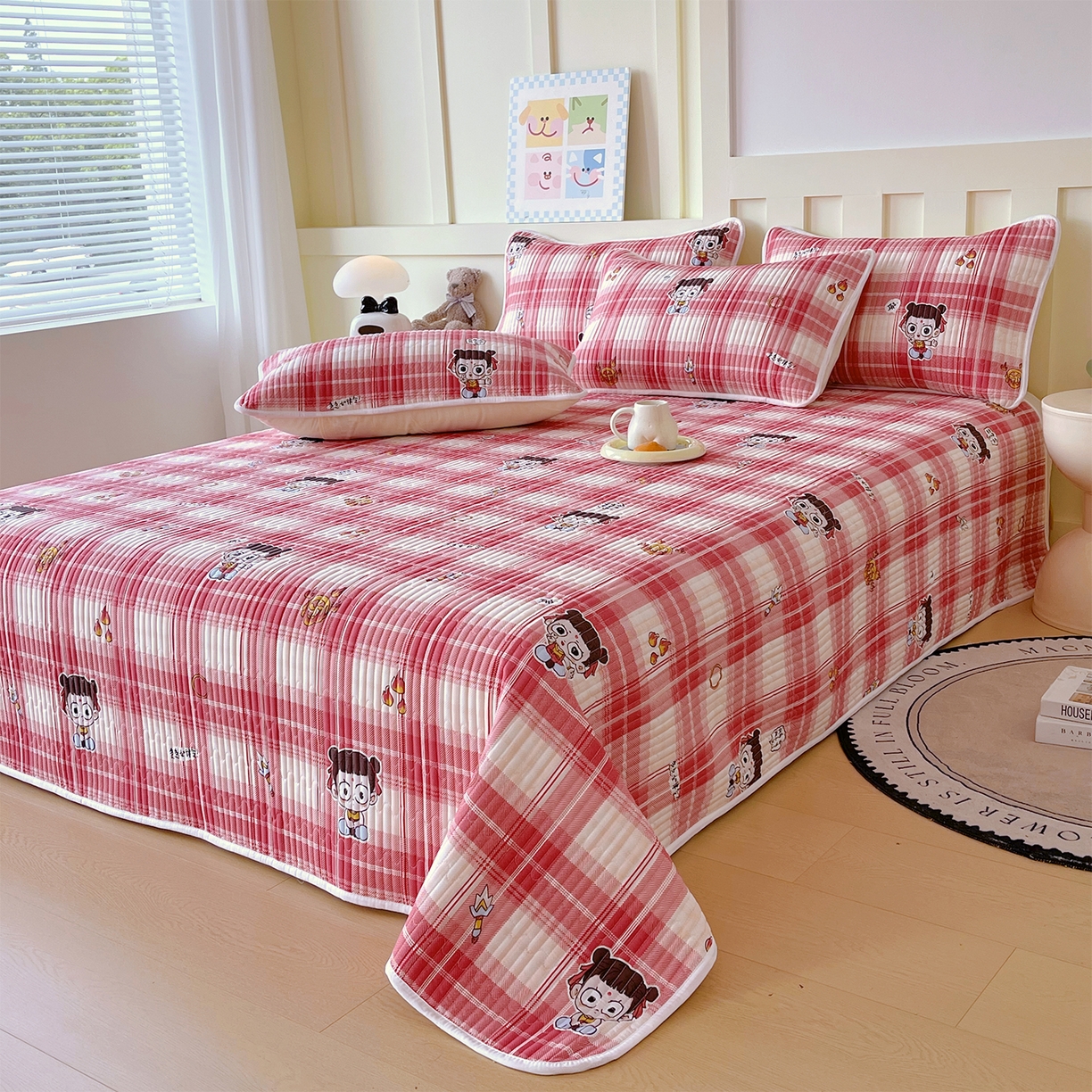 91家纺网 家纺一手货源 找家纺 金鑫汇家纺2025新款A类全棉绗缝夹棉印花床盖 传奇哪吒·红