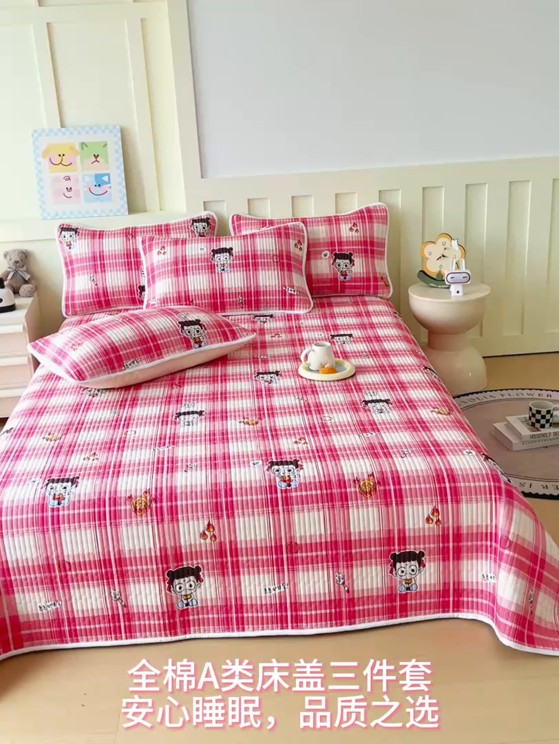 91家纺网 家纺一手货源 找家纺 金鑫汇家纺2025新款A类全棉绗缝夹棉印花床盖 传奇哪吒·红