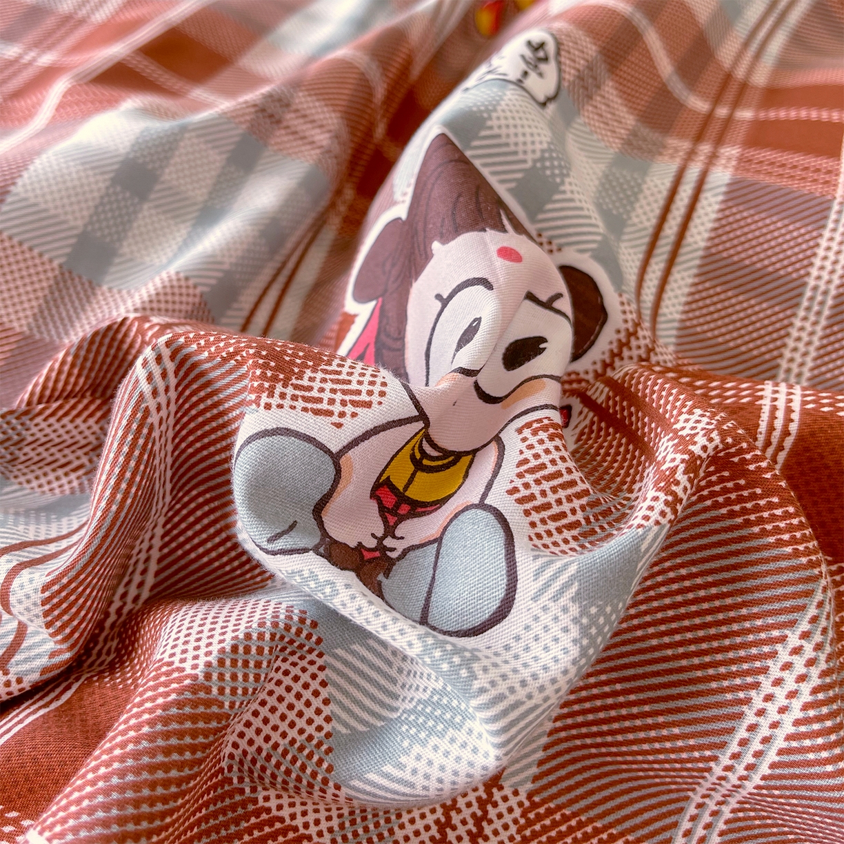 91家纺网 家纺一手货源 找家纺 金鑫汇家纺2025新款A类全棉绗缝夹棉印花床盖 传奇哪吒·棕