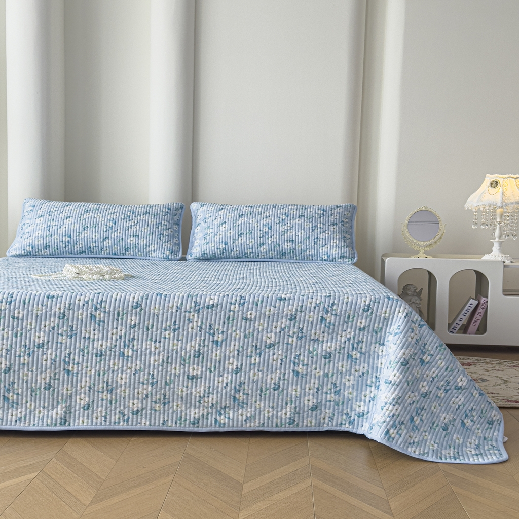 91家纺网 家纺一手货源 找家纺 橘夏家纺 2025新款莱赛尔天丝轻奢风多功能床盖三件套软凉席盖毯  清雅-兰