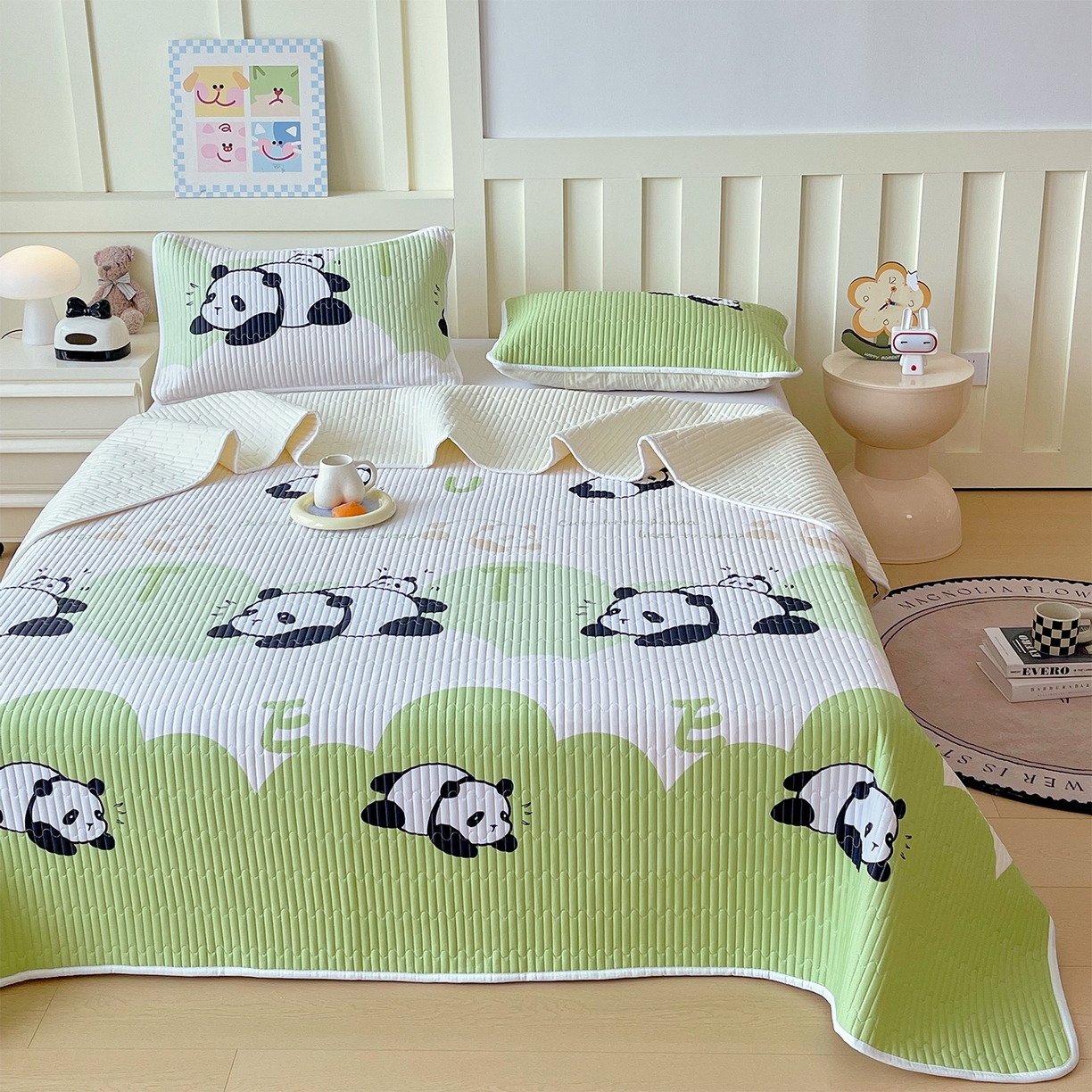 91家纺网 家纺一手货源 找家纺 金鑫汇家纺2025新款A类全棉绗缝夹棉印花床盖 可爱熊猫