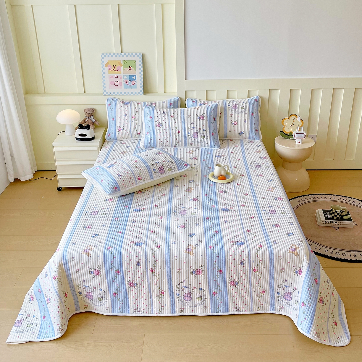 91家纺网 家纺一手货源 找家纺 金鑫汇家纺2025新款A类全棉绗缝夹棉印花床盖 快乐萌兔