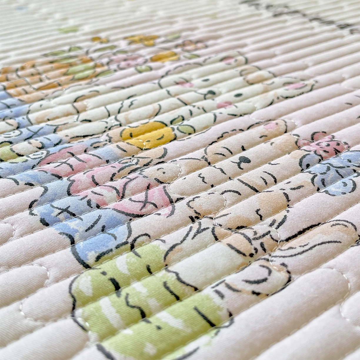 91家纺网 家纺一手货源 找家纺 金鑫汇家纺2025新款A类全棉绗缝夹棉印花床盖 喵喵日记