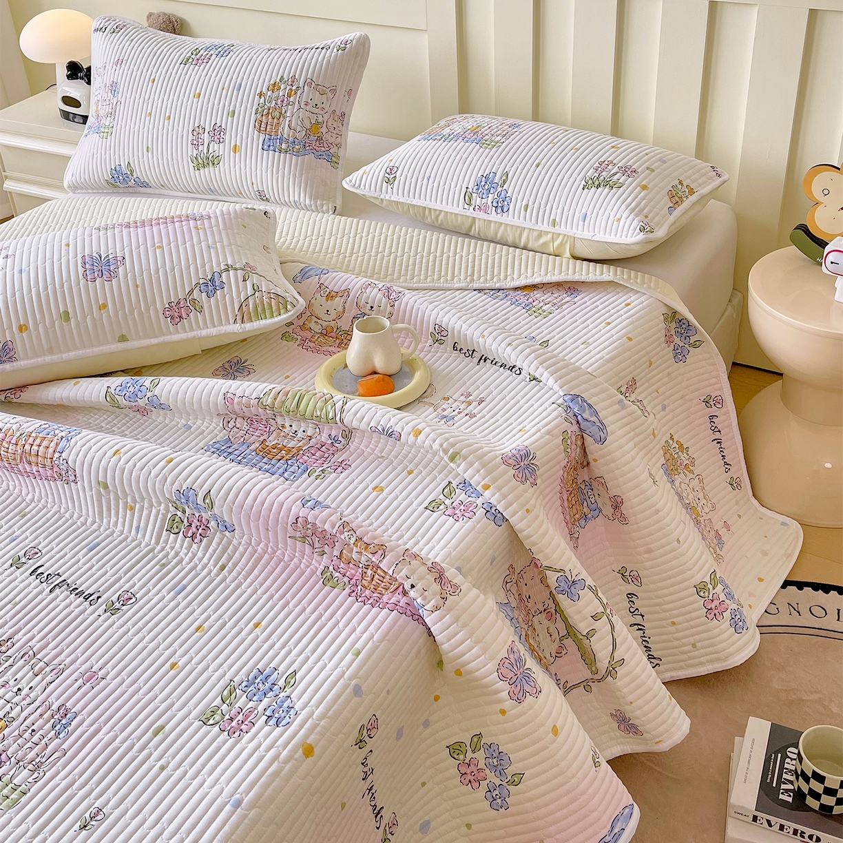 91家纺网 家纺一手货源 找家纺 金鑫汇家纺2025新款A类全棉绗缝夹棉印花床盖 喵喵日记