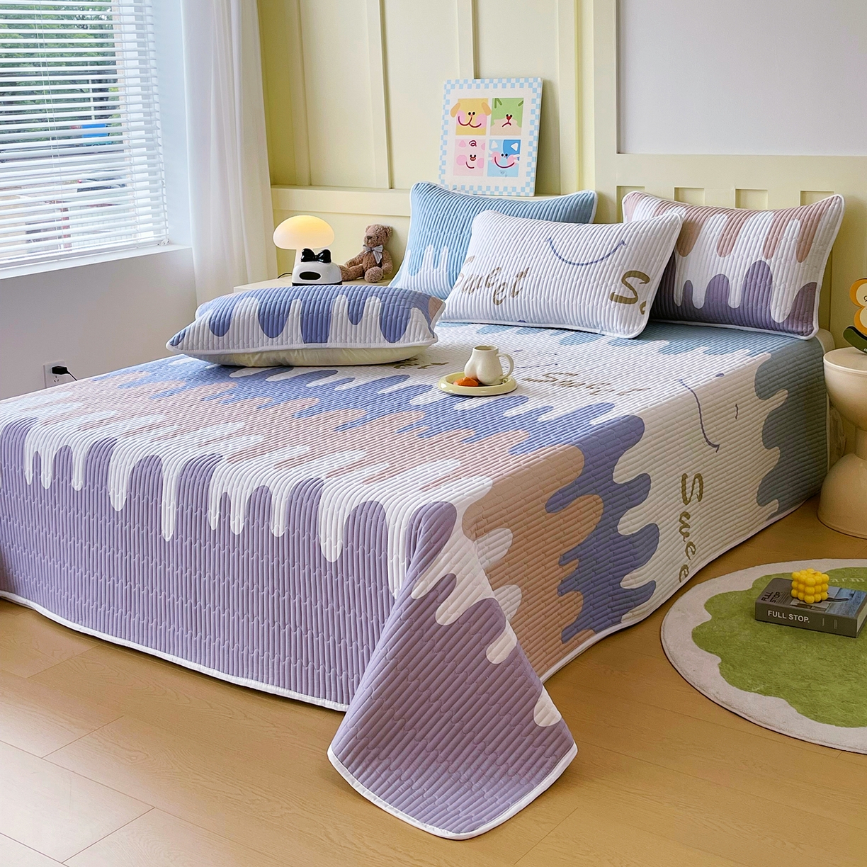 91家纺网 家纺一手货源 找家纺 金鑫汇家纺2025新款A类全棉绗缝夹棉印花床盖 奶油粉