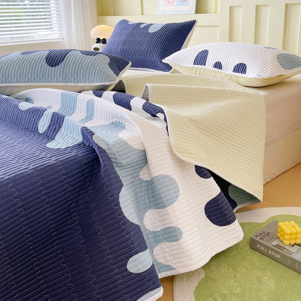 91家纺网 家纺一手货源 找家纺 金鑫汇家纺2025新款A类全棉绗缝夹棉印花床盖 奶油蓝