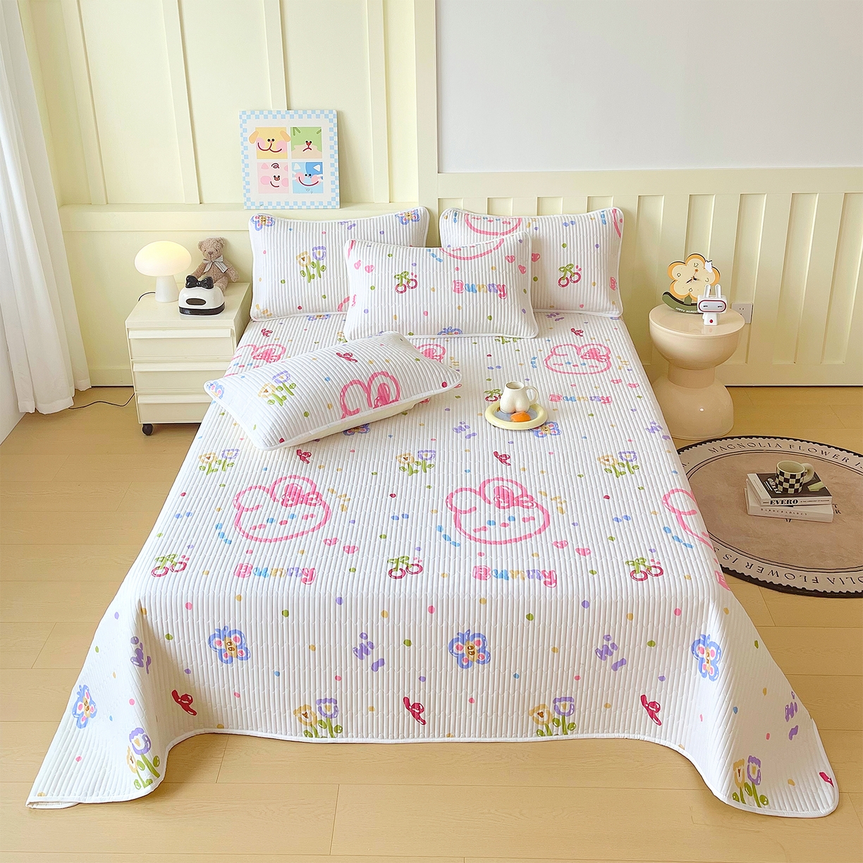 91家纺网 家纺一手货源 找家纺 金鑫汇家纺2025新款A类全棉绗缝夹棉印花床盖 奇趣小兔