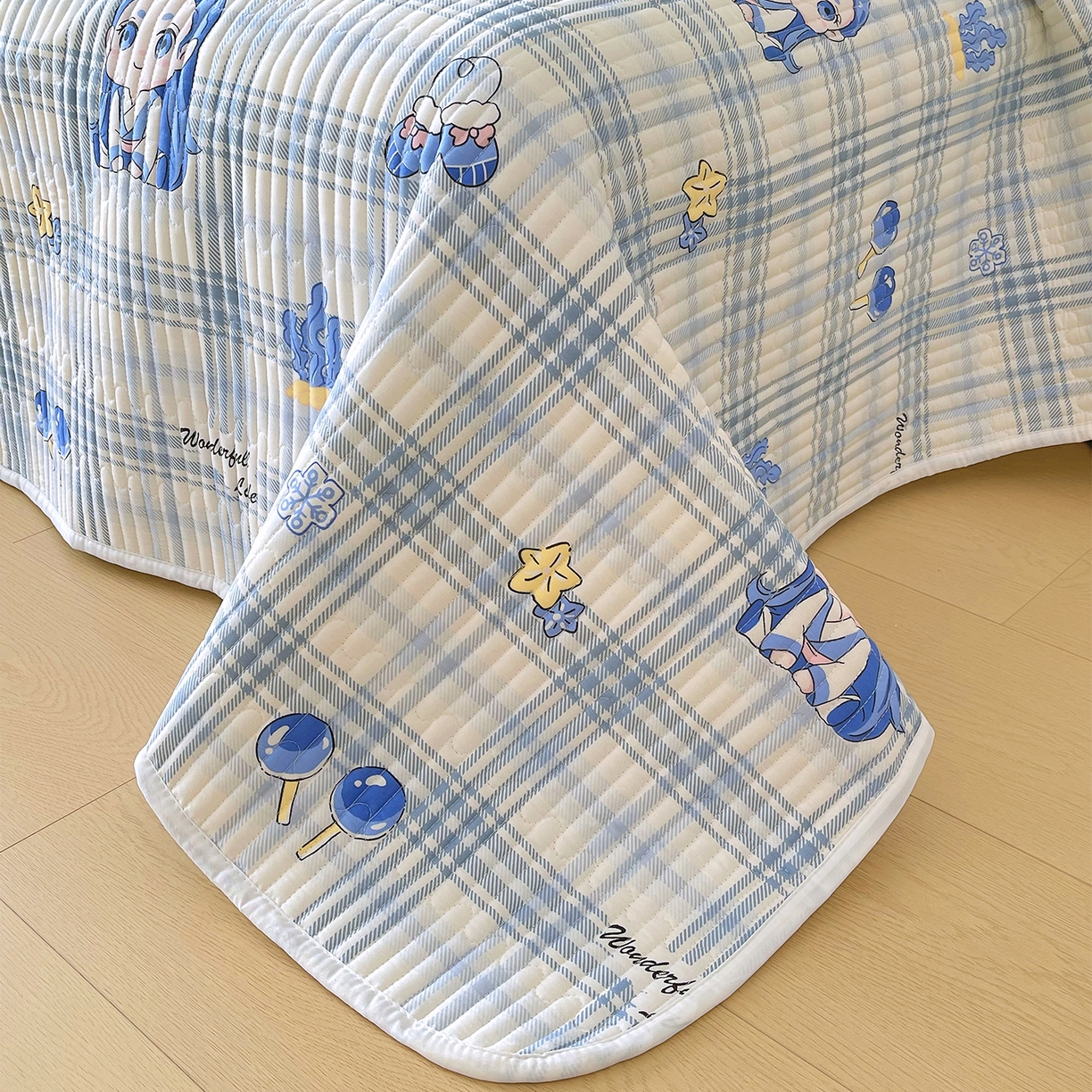 91家纺网 家纺一手货源 找家纺 金鑫汇家纺2025新款A类全棉绗缝夹棉印花床盖 谦逊敖丙