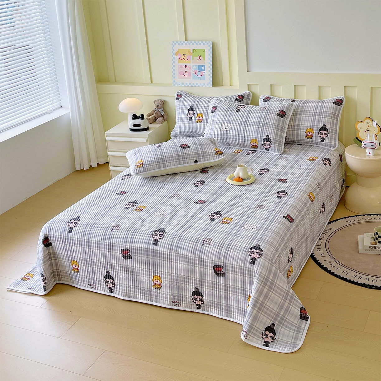 91家纺网 家纺一手货源 找家纺 金鑫汇家纺2025新款A类全棉绗缝夹棉印花床盖 无畏申公豹·灰