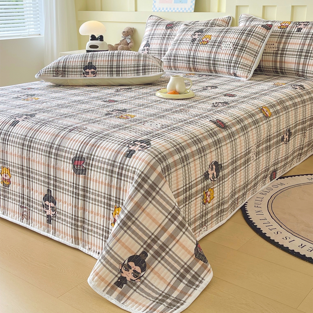 91家纺网 家纺一手货源 找家纺 金鑫汇家纺2025新款A类全棉绗缝夹棉印花床盖 无畏申公豹·咖