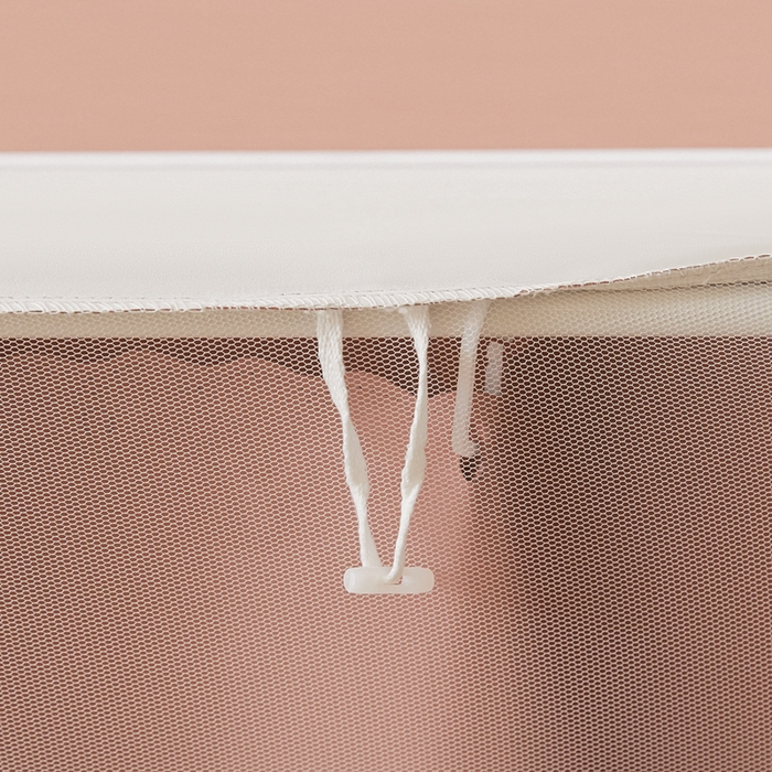 91家纺网 家纺一手货源 找家纺 梓瑄家居 2025新款100%物理强遮光纳米技术静电植绒环保透气床帘加密纱学生蚊帐透气面料 奶嘴布布