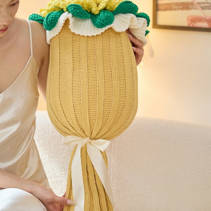 91家纺网 家纺一手货源 找家纺 （总）暖绵绵家纺 2025新款花束针织抱枕-星葵（含芯）