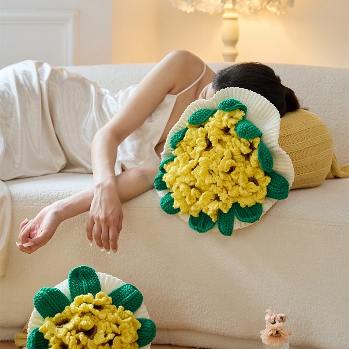 91家纺网 家纺一手货源 找家纺 （总）暖绵绵家纺 2025新款花束针织抱枕-星葵（含芯）