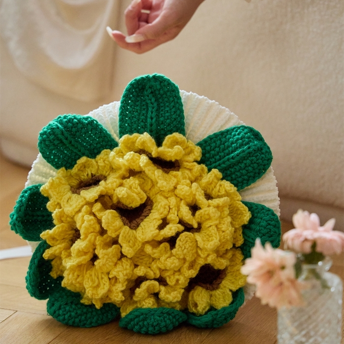 91家纺网 家纺一手货源 找家纺 （总）暖绵绵家纺 2025新款花束针织抱枕-星葵（含芯）